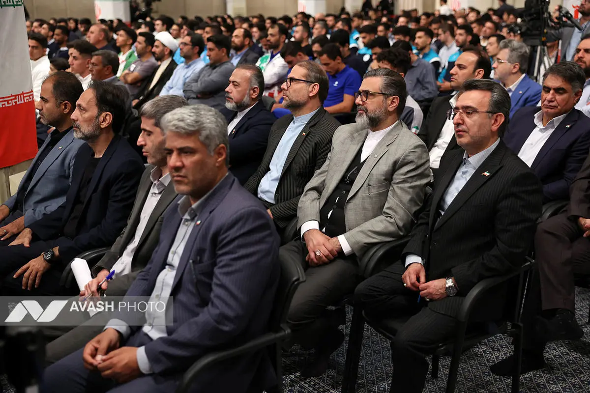 دیدار قهرمانان و مدال‌آوران ورزشی و المپیادهای علمی جهانی با رهبر انقلاب