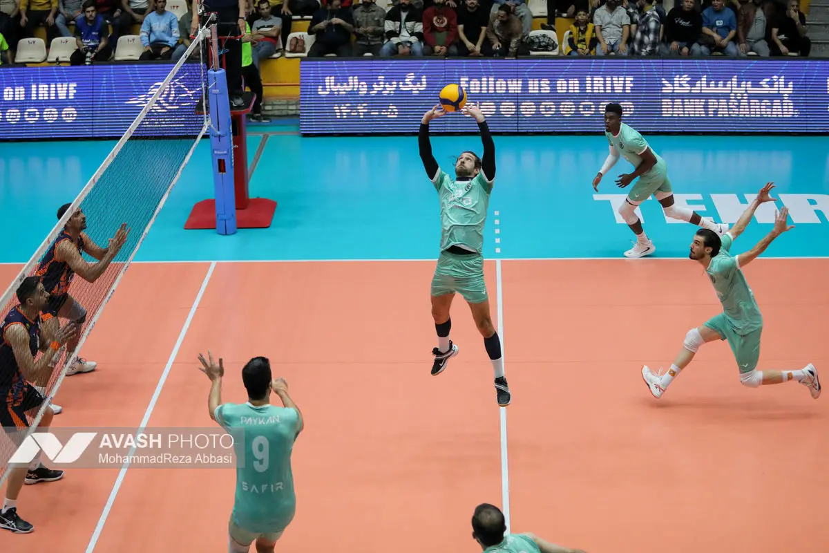 دیدار تیم های والیبال پیکان تهران و سایپا تهران