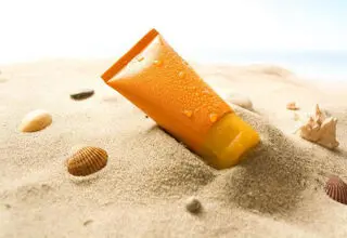 ضدآفتاب چند ساعت باید روی پوست بماند؟