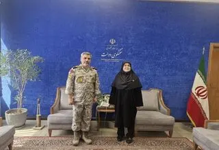 مهاجرانی با سخنگوی ارتش دیدار کرد