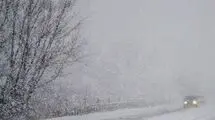 کولاک شدید در گردنه گله‌بادوش؛ راهداران مسیر را بازگشایی کردند