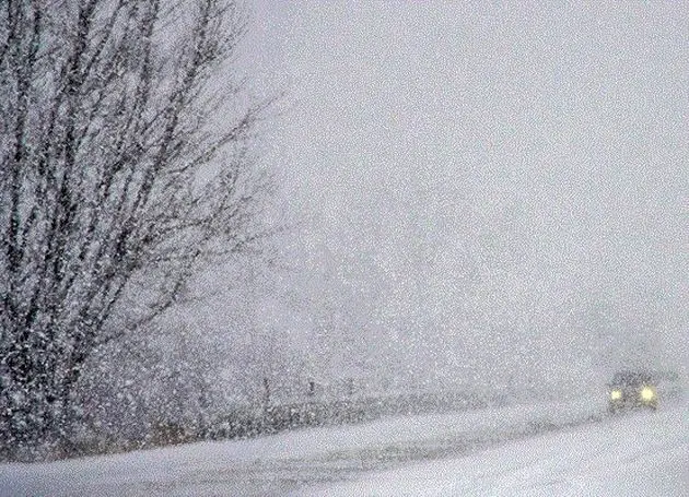 بارش برف و باران در اکثر مناطق کشور/ سایه جنگ بر سر ونزوئلا