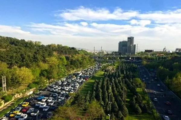 ترافیک پرحجم‌وسنگین در معابر و بزرگراه‌های پایتخت