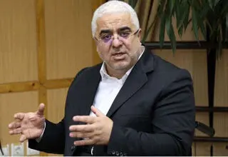 چرا باید ۲۳۰ هزار شهید دهیم که چند نفر از کاسب تحریم به تاجر تحریم برسند؟/ ۶ میلیارد دلار صادرات نفتی به کشور برنگشت