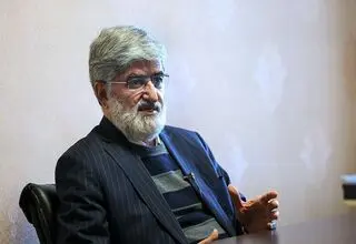 علی مطهری: تبدیل شماره پلاک خودروها به لاتین خلاف قانون اساسی است