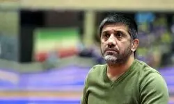دبیر: معصومی نباید از کسی خط بگیرد
