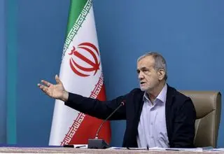 تسهیلات اشتغال‌آفرینی با اولویت تنوع‌بخشی به فرصت‌های شغلی و اشتغال روستایی توزیع شود 