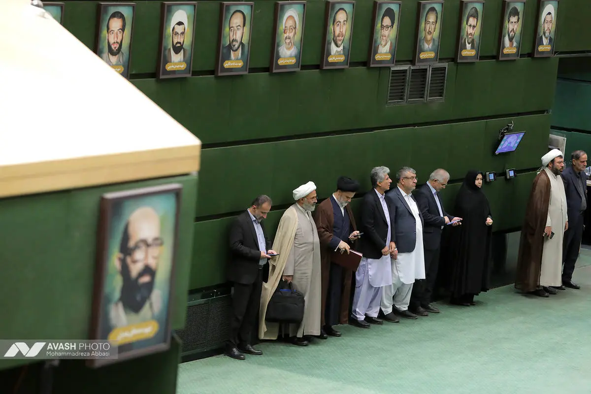 مجلس با فوریت لایحه تغییر ساعت رسمی مخالفت کرد