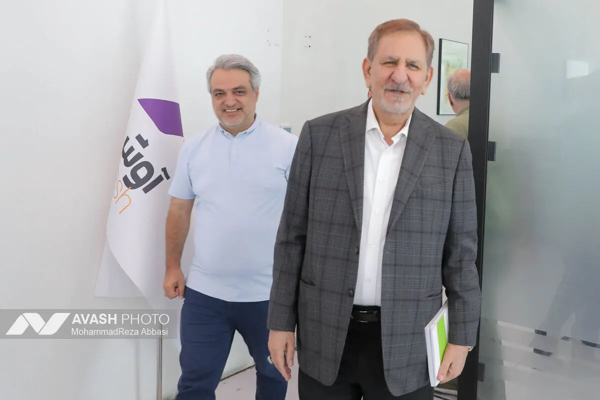 بازدید اسحاق جهانگیری و محمد شریعتمداری از خبرگزاری آوش