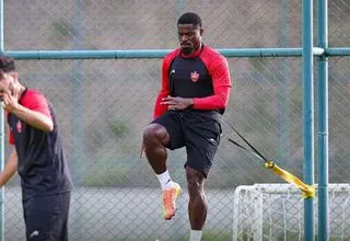 جا ماندن دوباره اوریه؛ پایان زودهنگام یک خرید پرحاشیه در پرسپولیس