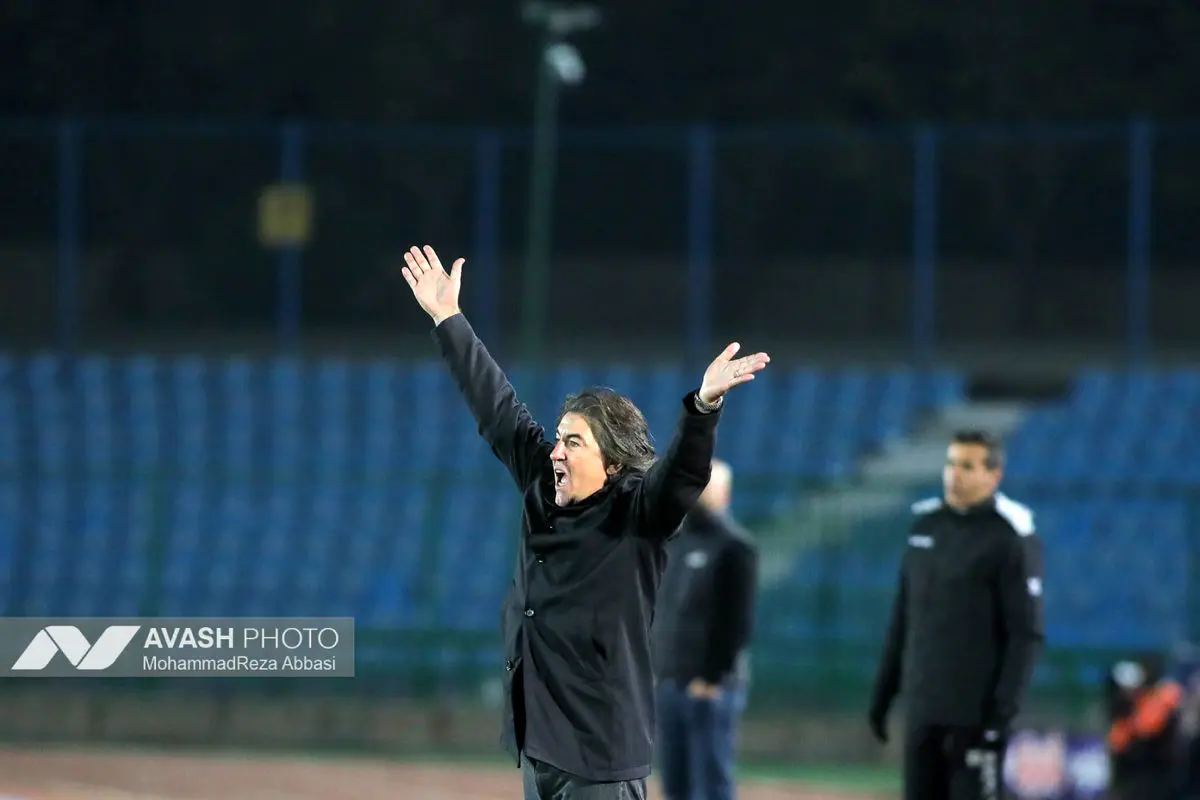 دیدار تیم های فوتبال استقلال تهران و ملوان بندر انزلی