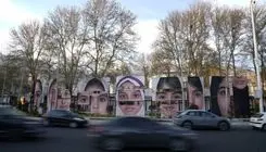 پروژه چیدمان «چشمان میناب» در میدان تجریش