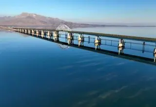 نمایی از دریاچه ارومیه بعد از بارندگی‌های اخیر/ سرزندگی بعد از ۲۰ سال/ فیلم