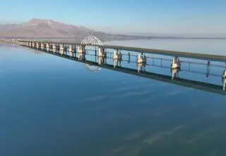 نمایی از دریاچه ارومیه بعد از بارندگی‌های اخیر/ سرزندگی بعد از ۲۰ سال/ فیلم