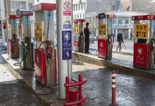 کارت جایگاه‌ها محدود نمی‌شود/ تغییر قیمت بنزین فقط برای نرخ سوم