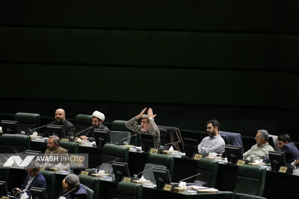 جلسه علنی مجلس پس از مراسم تشییع رهبر شهید برگزار می‌شود
