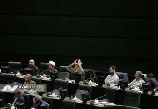 جلسه علنی مجلس پس از مراسم تشییع رهبر شهید برگزار می‌شود