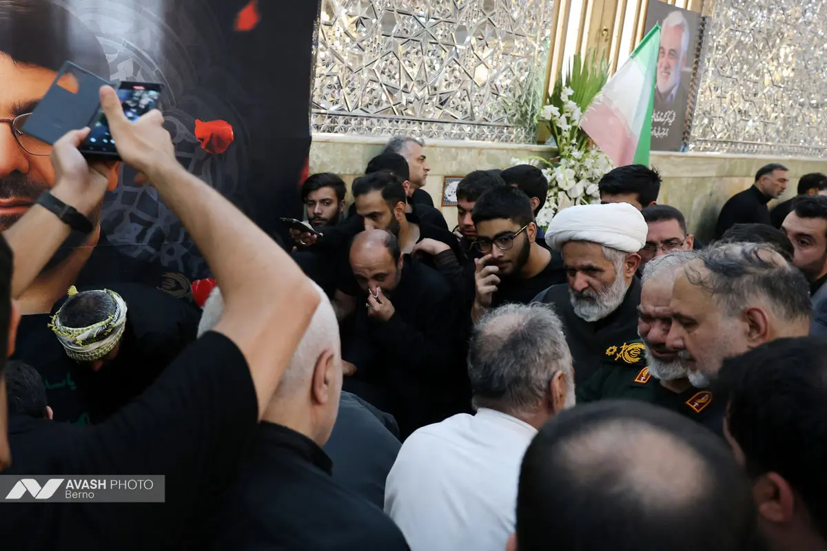 خاکسپاری پیکر سردار شهید حسین سلامی  فرمانده کل سپاه و سردار مسعود شانه‌ئی