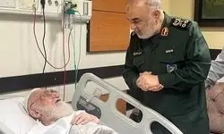 سرلشکر سلامی به عیادت آیت‌الله نوری همدانی رفت