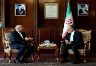 دیدار قالیباف و عراقچی پیش از اختتامیه مجمع گفت‌وگوی تهران
