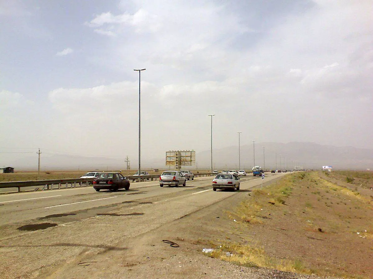 ماجرای جنجالی بوی نامطبوع آزادراه تهران–قم چه بود؟