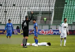 زمان‌های تلف‌شده VAR کاهش می‌یابد/ برخورد قاطع با نیمکت‌ها و محدودیت گفت‌وگو با داور