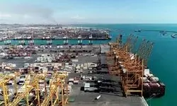 پهلوگیری ۳۰ فروند انواع شناور در اسکله‌های بندر شهید رجایی