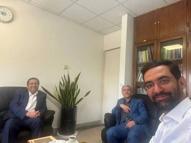 تصویر معنادار آذریجهرمی با همتی و طیبنیا در آستانه معرفی وزیر اقتصاد