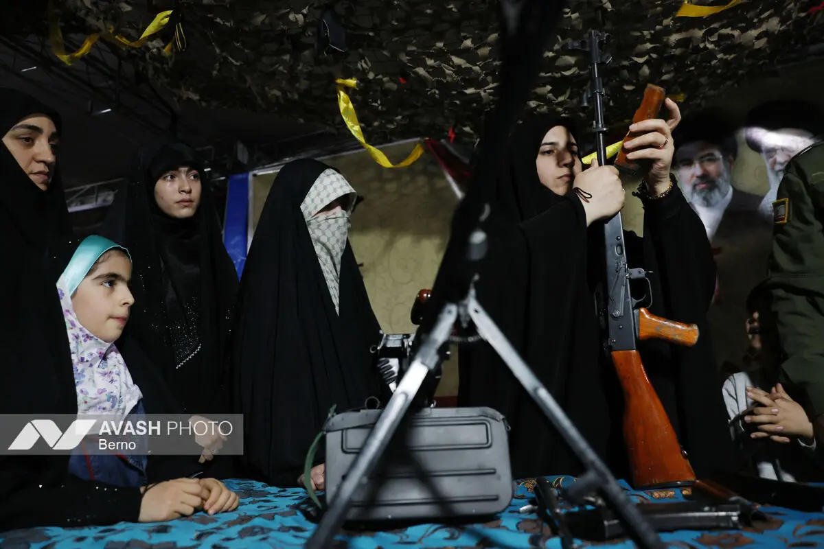 آموزش کار با سلاح در میدان ونک تهران