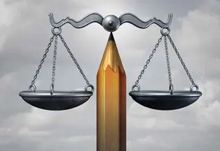 یک قاضی دیوان عدالت: مهم‌ترین معیارهای سنجش بی‌طرفی قضایی، احساس برابری مقابل قانون است