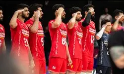 سلام نظامی والیبالی‌ها در میدان مسابقه