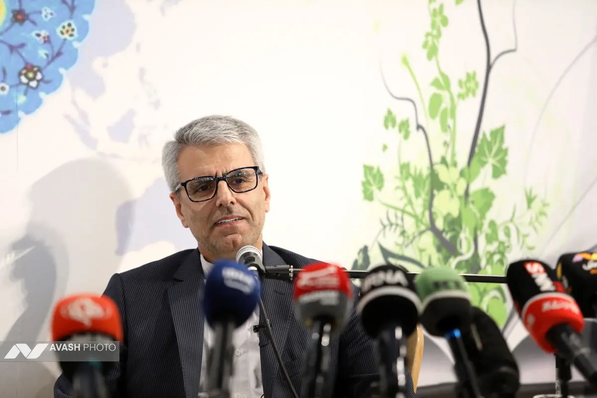 حضور اسماعیل بقایی در نمایشگاه کتاب تهران