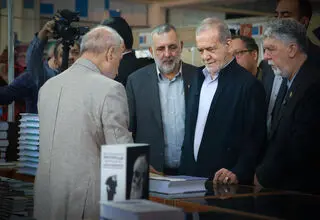 کتاب‌ها باید بر اساس مسائل و نیاز روز جامعه نوشته شوند