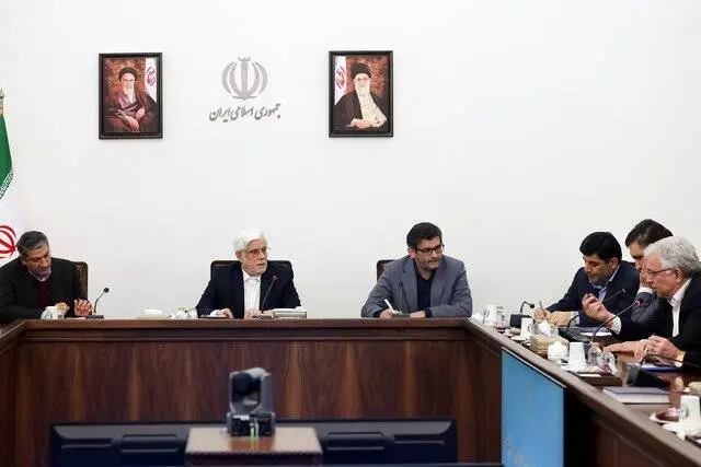 عارف: با احتکار و گرانفروشی برخورد می‌کنیم