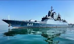 پهلوگیری ناو بالگردبر استویسکی روسیه در منطقه یکم‌ امامت نداجا