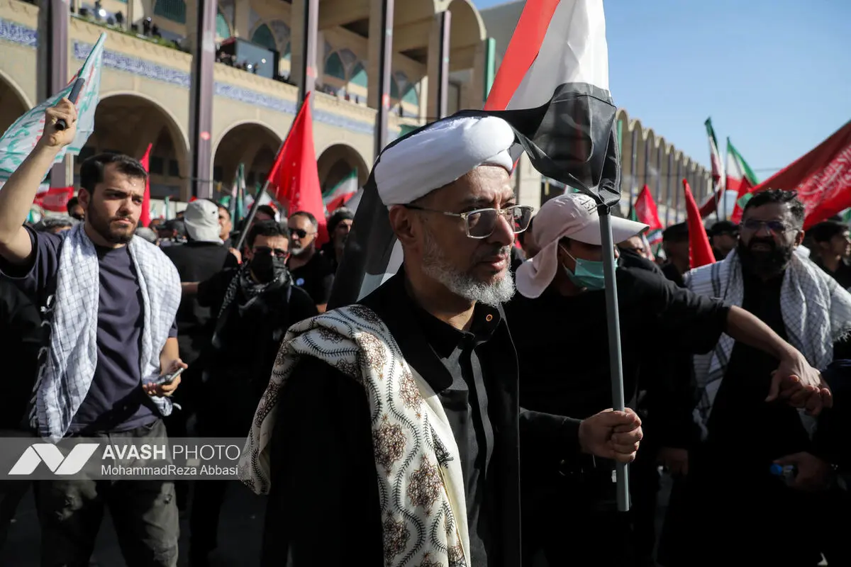 اقامه نماز بر پیکر رهبر شهید انقلاب در مصلای تهران