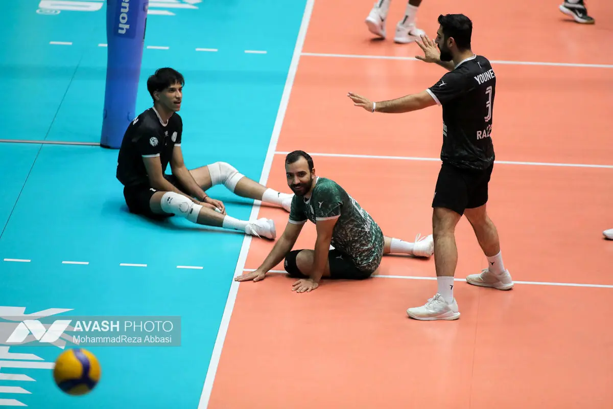 دیدار تیم های والیبال پیکان تهران و رازین پلیمر