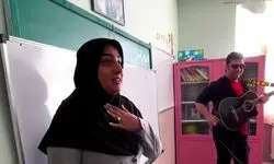 سوپرایز هولناک بر سر کلاس درس / معلم فاصله ای تا سکته نداشت + فیلم