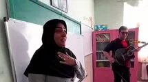 سوپرایز هولناک بر سر کلاس درس / معلم فاصله ای تا سکته نداشت + فیلم