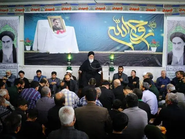 علمالهدی: حیات حقیقی امام خمینی(ره) پس از انقلاب و با استمرار رهبری و ایمان مردم ادامه دارد