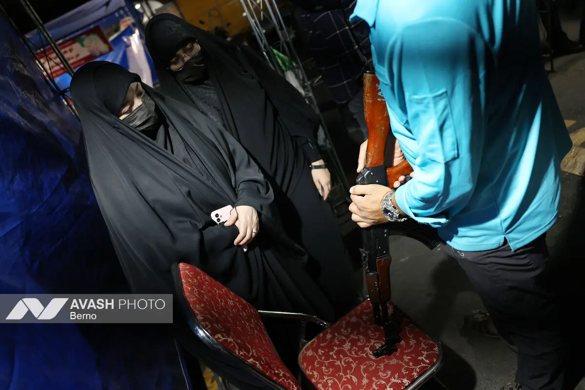 آموزش کار با سلاح در میدان ونک تهران