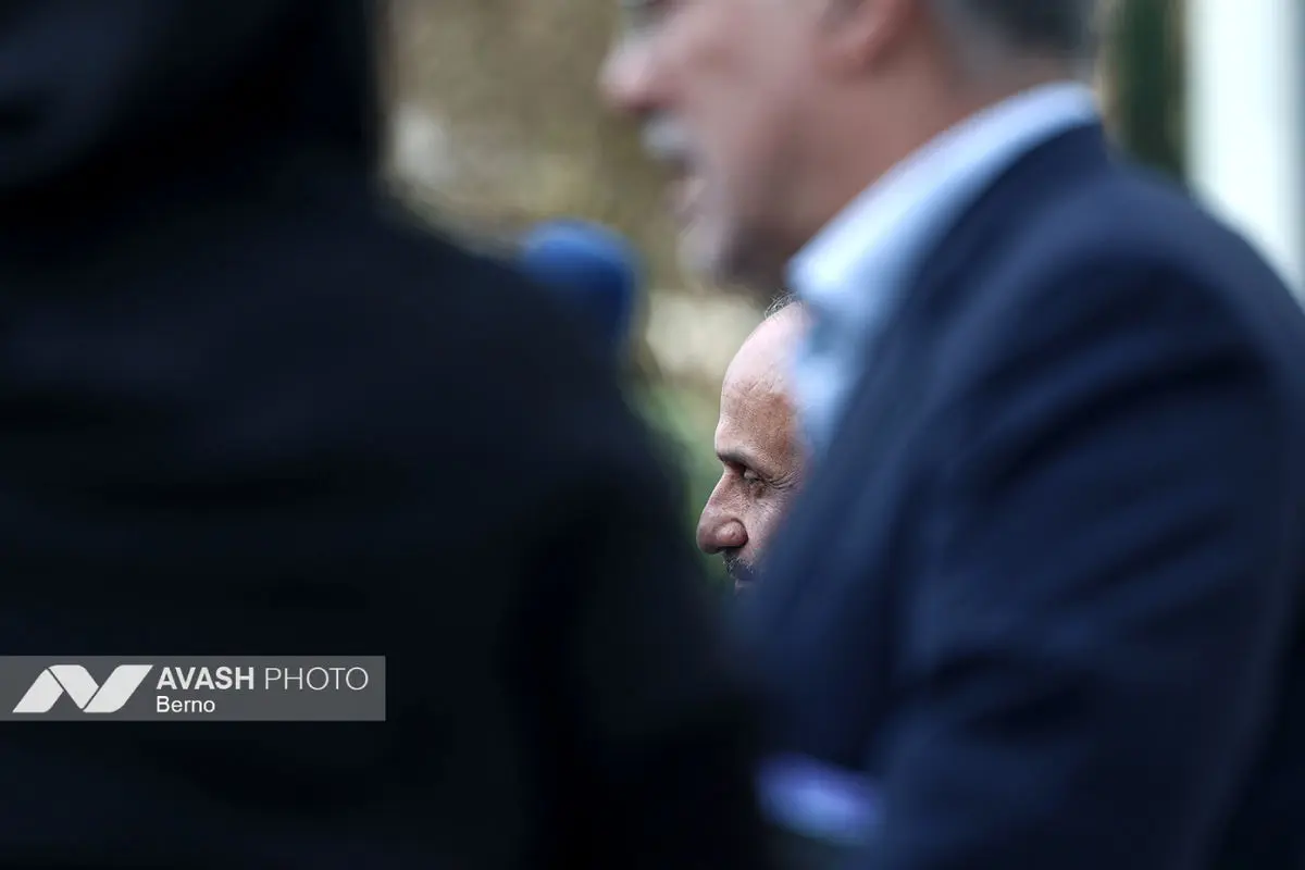 اعضای هیأت دولت در جمع خبرنگاران