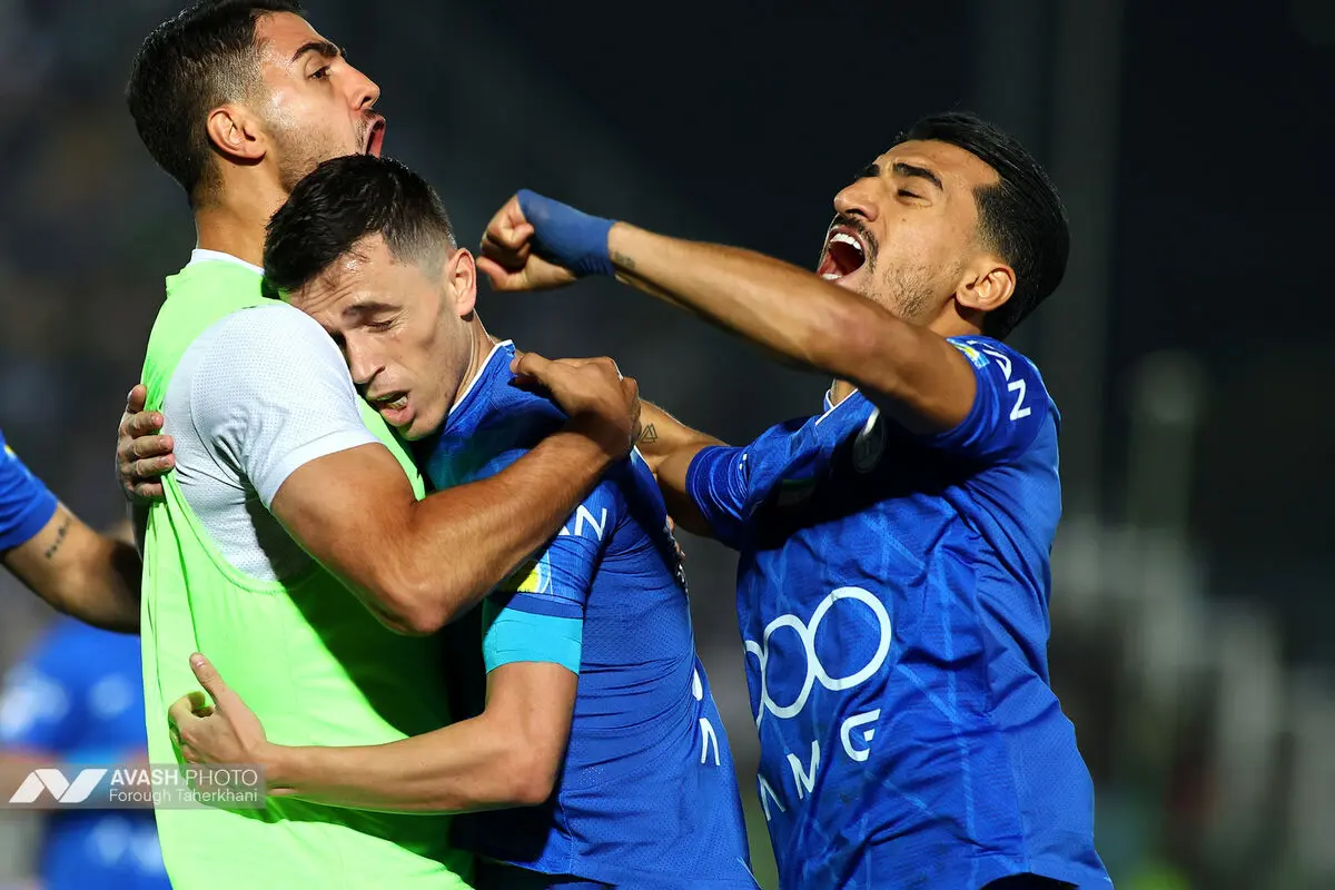 لیگ برتر فوتبال - استقلال و پیکان