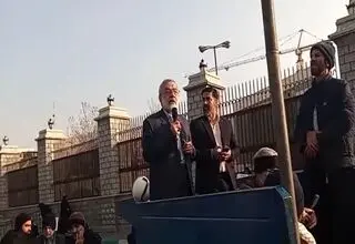 در اصلاح قانون تجمعات مشخص شده که چه کسانی می‌توانند تجمعات را برگزار کنند 