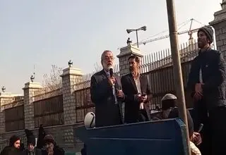 در اصلاح قانون تجمعات مشخص شده که چه کسانی می‌توانند تجمعات را برگزار کنند 
