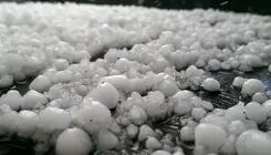 بارش سنگین و عجیب تگرگ در اهواز +فیلم