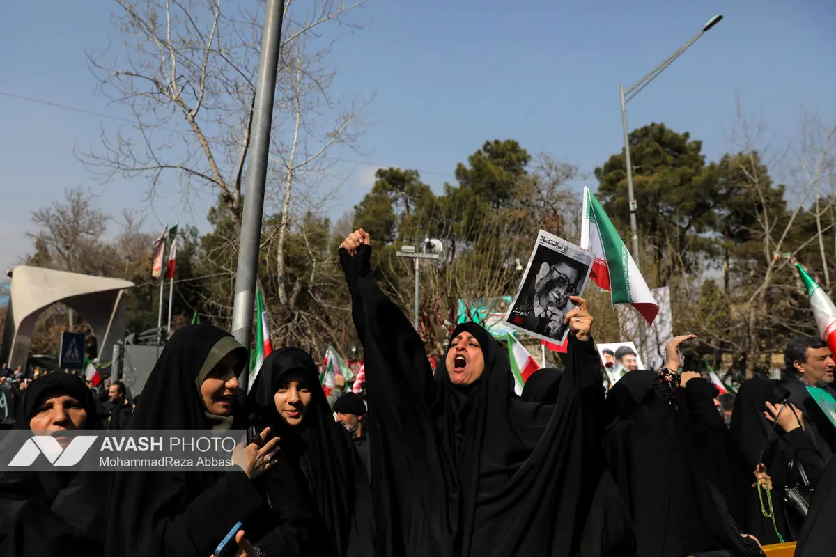 تشییع پیکر ۳۵ شهید جنگ رمضان در تهران -۲