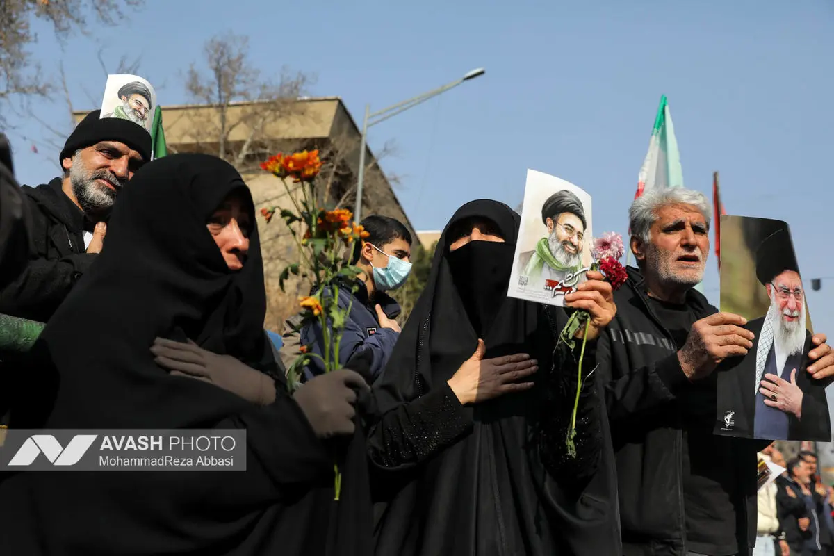 تشییع پیکر ۳۵ شهید جنگ رمضان در تهران