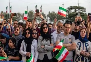 حاکمیت نباید خط قرمزی جز منافع مردم داشته باشد