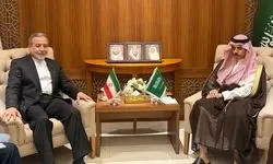عراقچی با وزیر امور خارجه عربستان گفتگو کردند